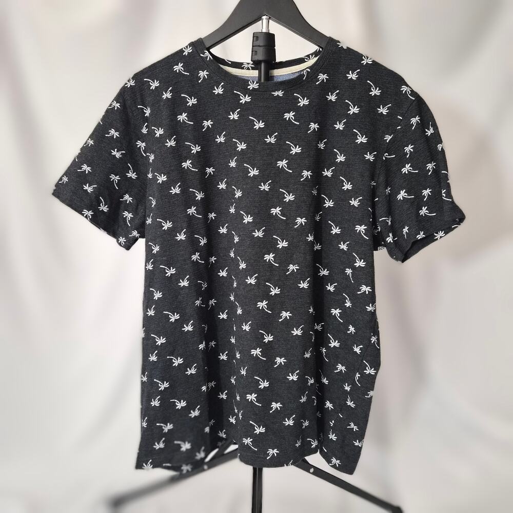 Essex Crossing Charcoal Gray All‎ Over Palm Tree Print Knit Tee Shirt L
